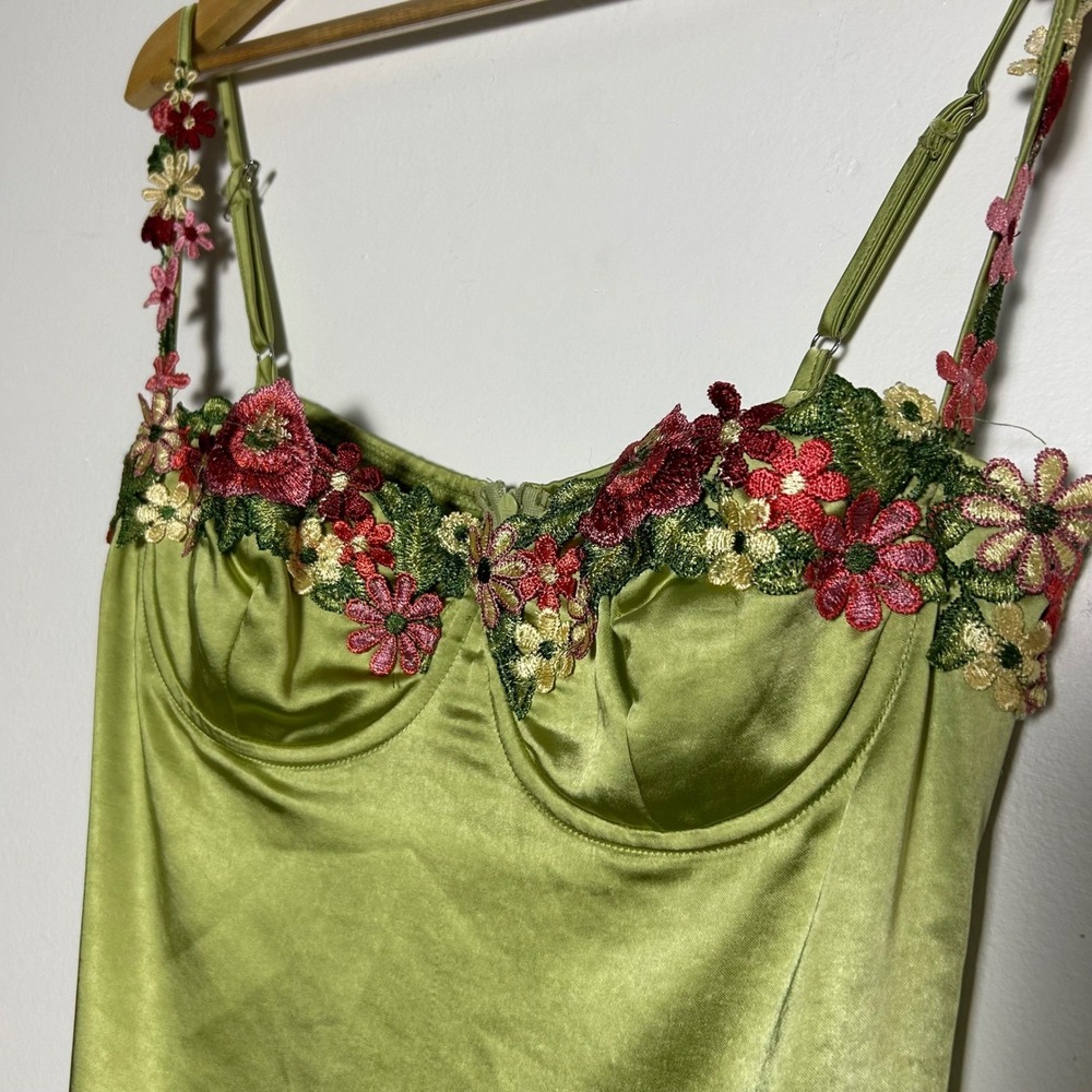 Princess Polly Mini Dress Womens 6 Lime Green Satin Floral Embroidered Bustier - Picture 3 of 8